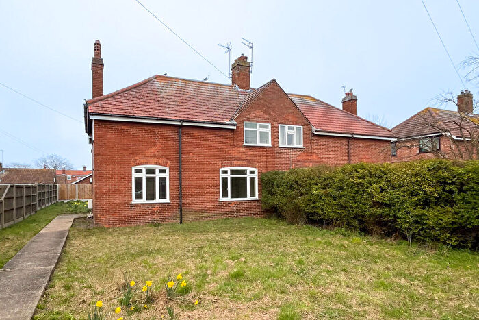 4 Bedroom Semi-Detached House To Rent In Barnard Avenue, Great Yarmouth, NR30