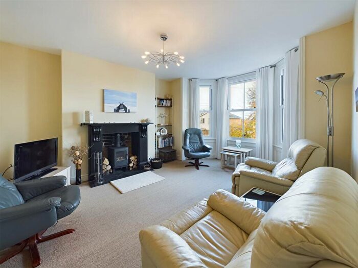 2 Bedroom Apartment For Sale In Vicarage Road, Cromer, NR27