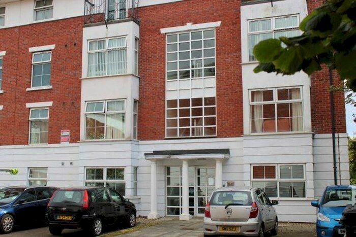 2 Bedroom Flat To Rent In Chancellor Court, Liverpool, L8