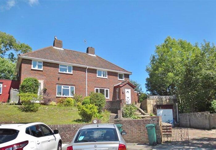 House Of Multiple Occupation For Sale In Knepp Close, Brighton, BN2