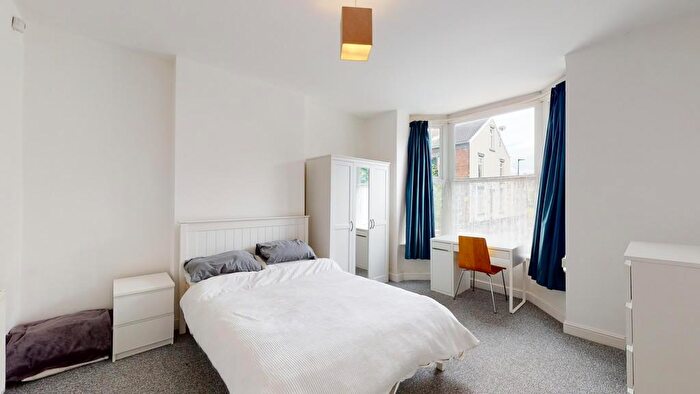 5 Bedroom House To Rent In Clough Road, Sheffield, S1