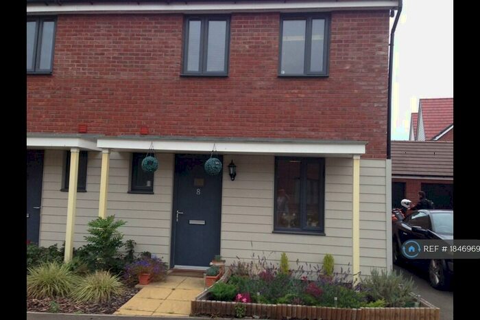 3 Bedroom Semi-Detached House To Rent In Moore Close, Wootton, MK43