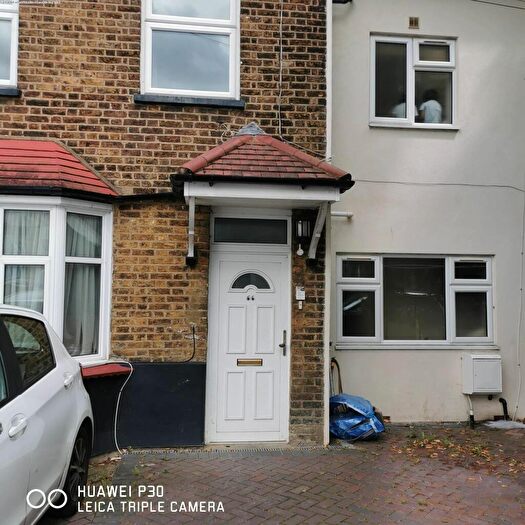 1 Bedroom Terraced House To Rent In Llanover Road, Wembley, HA9