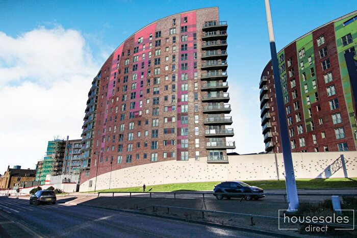 2 Bedroom Flat For Sale In Echo Central One Cross Green Lane, Leeds, LS9