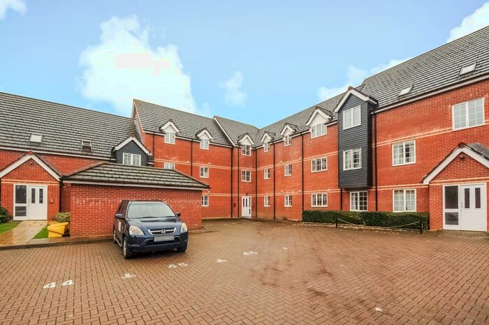 2 Bedroom Apartment To Rent In Newbury, Berkshire, RG14
