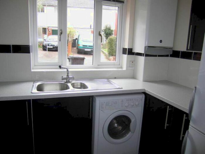 1 Bedroom Flat To Rent In Willow Walk, Exeter, EX4