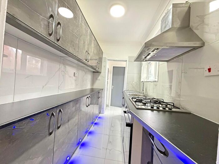 3 Bedroom End Of Terrace House For Sale In Mostyn Street, Leicester, LE3