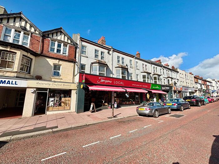 2 Bedroom Flat For Sale In Western Road, Bexhill-On-Sea, TN40