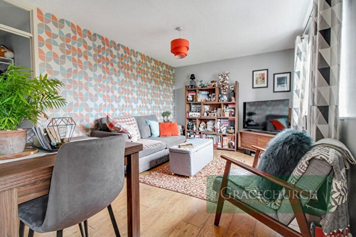 1 Bedroom Flat For Sale In Cross Keys Close, Edmonton, N9