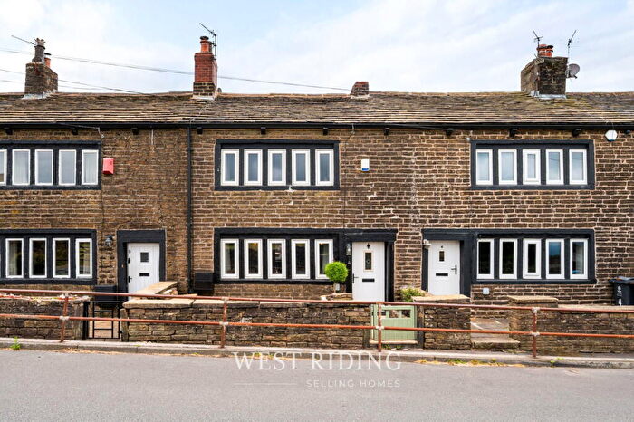 2 Bedroom Cottage For Sale In Doctor Lane, Scouthead, Saddleworth, OL4