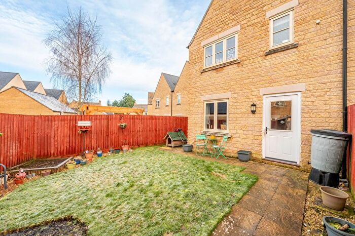 2 Bedroom End Of Terrace House For Sale In Mallard Crescent, Bourton-On-The-Water, GL54