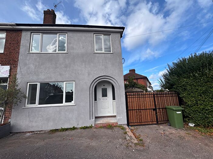 3 Bedroom Semi-Detached House To Rent In Ettingshall Road, Bilston, Wolverhampton, WV14