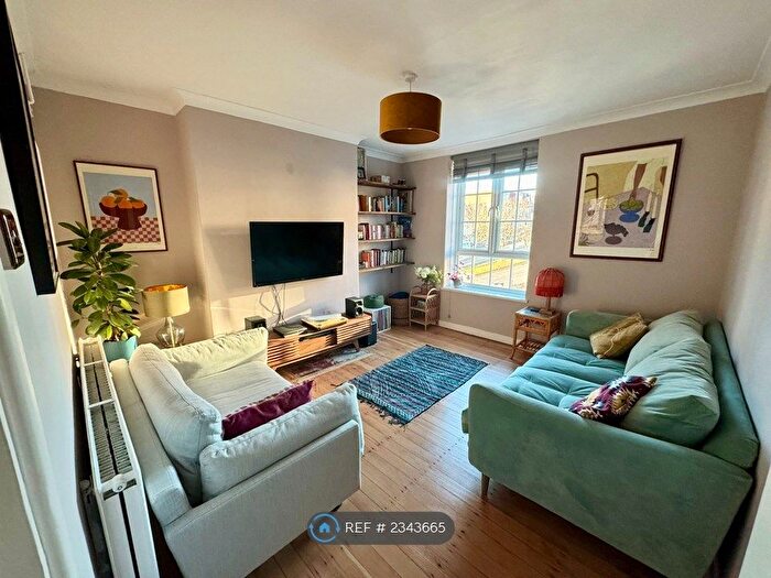 2 Bedroom Maisonette To Rent In Riseholme House, London, SE22