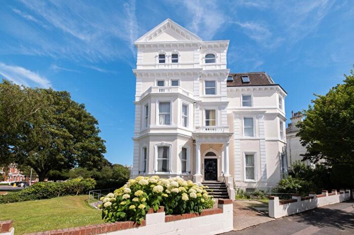 2 Bedroom Flat For Sale In Augusta Gardens, Folkestone, CT20