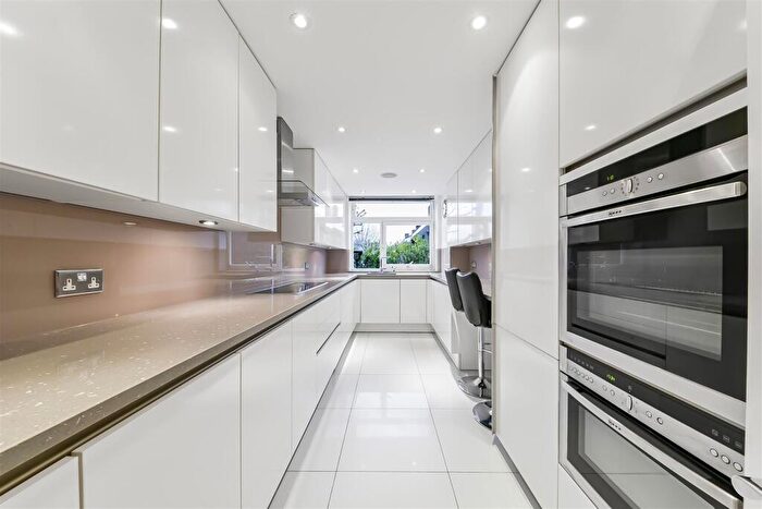 3 Bedroom Flat To Rent In Walsingham, St Johns Wood Park, NW8