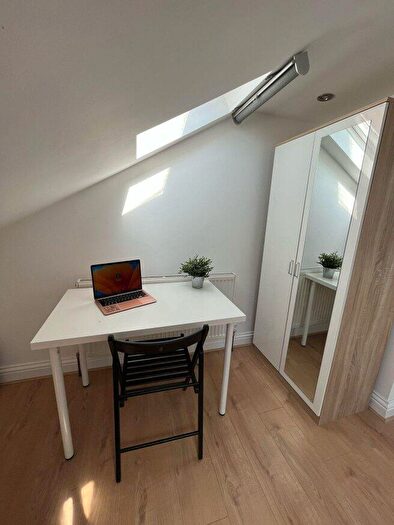 1 Bedroom Flat To Rent In Mora Road, NW2