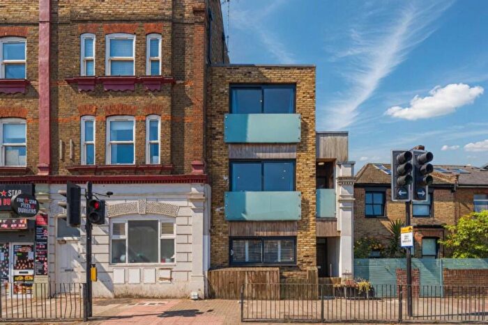 2 Bedroom End Of Terrace House For Sale In Harrow Road, North Kensington, NW10