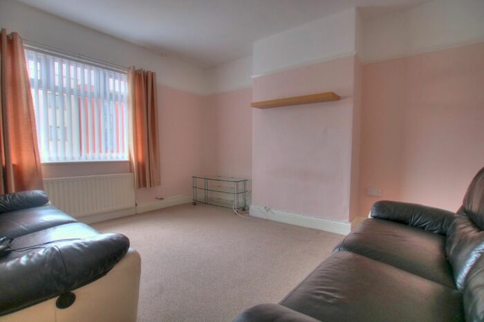 2 Bedroom Flat To Rent In Thorntree Drive, Newcastle Upon Tyne, NE15