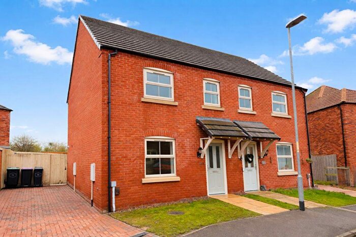 3 Bedroom Semi-Detached House To Rent In Mendip Avenue, Lincoln, LN6