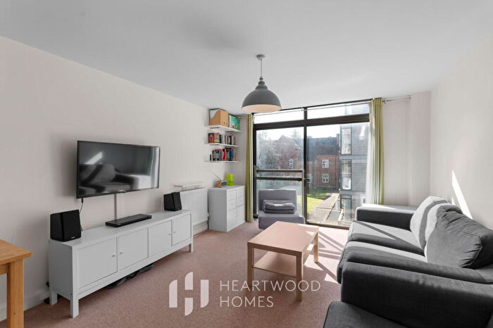 1 Bedroom Flat For Sale In Whitley Court, Hatfield Road, St. Albans, AL1