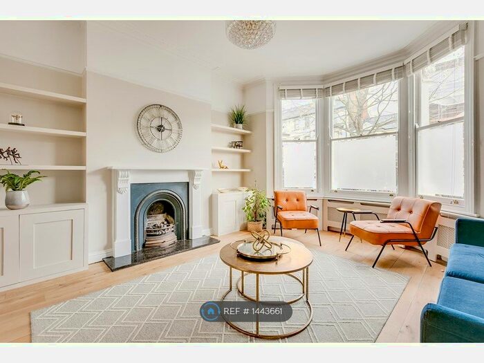 4 Bedroom Semi-Detached House To Rent In Balham Park Road, Balham, SW12