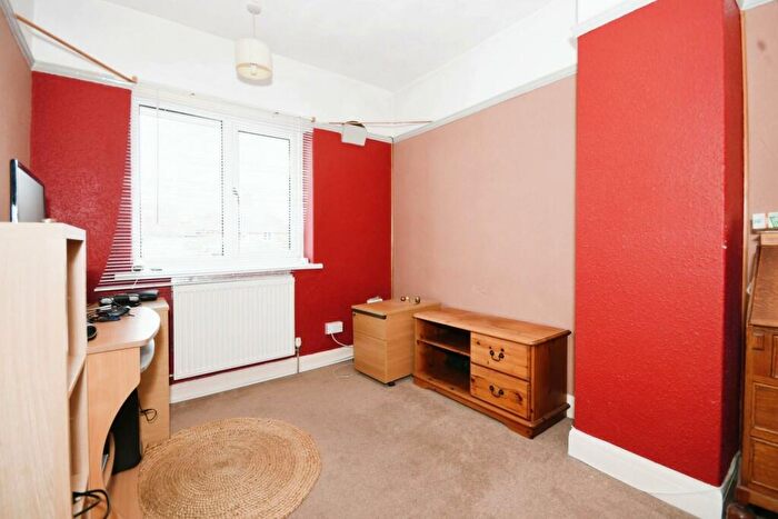 2 Bedroom Semi-Detached House For Sale In Brookbank Avenue, Brockwell, Chesterfield, S40