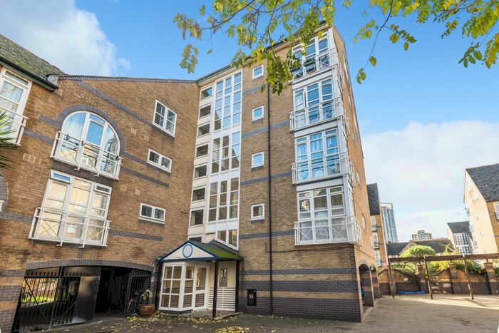 1 Bedroom Flat To Rent In Eleanor Close, Canada Water, SE16