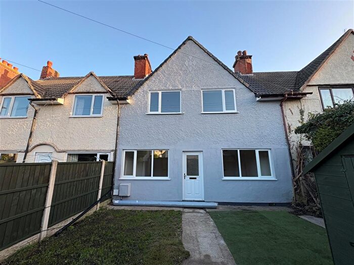 3 Bedroom Property To Rent In The Crescent, Woodlands, Doncaster, DN6