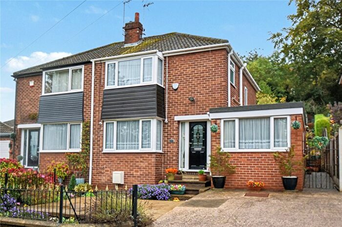 3 Bedroom Semi-Detached House For Sale In Oxford Drive, Kippax, Leeds, LS25