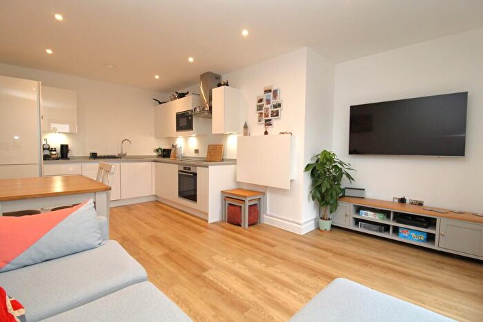 2 Bedroom Apartment For Sale In Leys Avenue, Letchworth Garden City, SG6