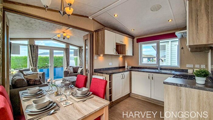 2 Bedroom Park Home For Sale In Solent Breezes Holiday Park, SO31