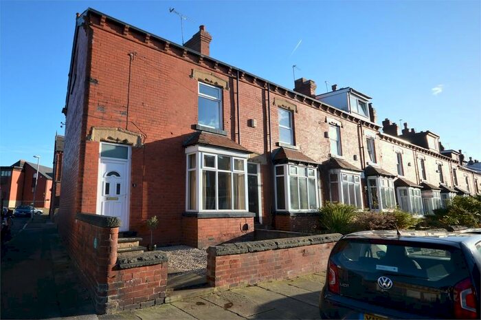 4 Bedroom End Of Terrace House To Rent In Bentley Grove, Meanwood, Leeds, West Yorkshire., LS6