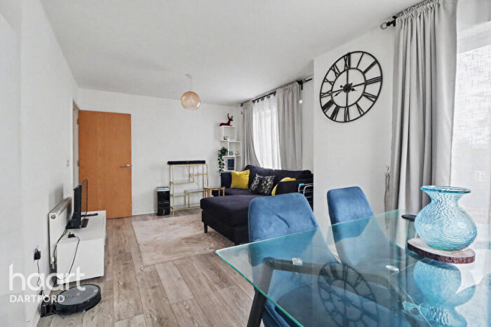 2 Bedroom Apartment For Sale In Dulcie Close, Greenhithe, DA9