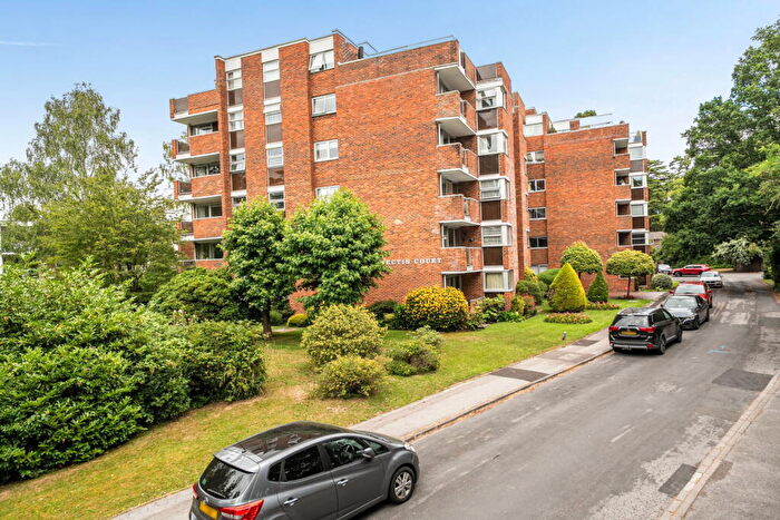 2 Bedroom Flat For Sale In Talbot Close, Southampton, SO16