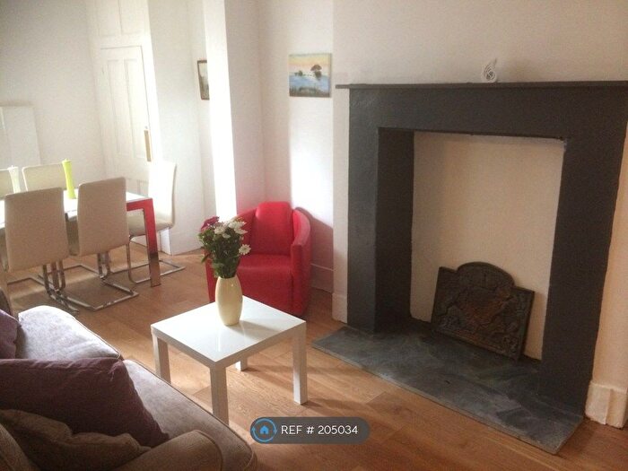 1 Bedroom Flat To Rent In Harleyford Road, London, SE11
