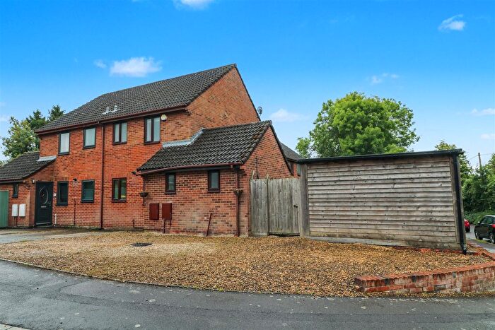 2 Bedroom Semi-detached House For Sale In Morley Field, Warminster, BA12