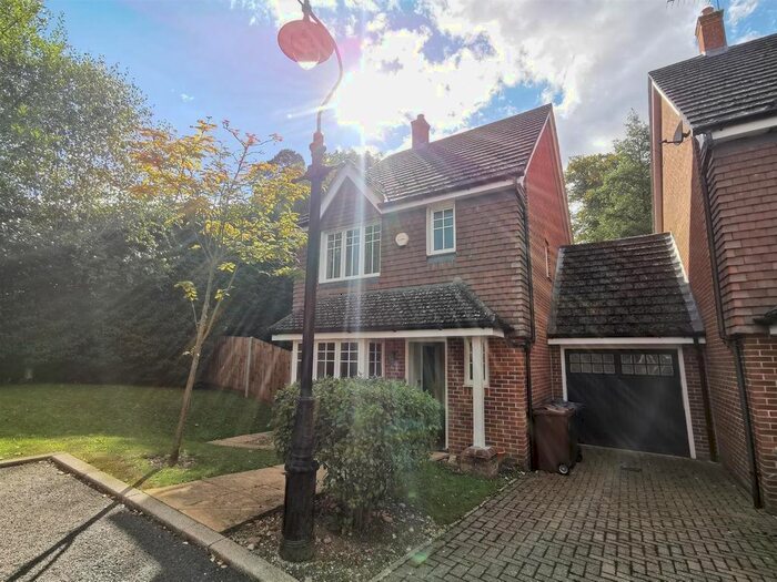 3 Bedroom Semi-Detached House To Rent In Jacob Mews, Stanmore, HA7