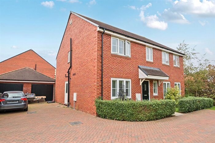 5 Bedroom Detached House For Sale In Pauling Close, Aston Clinton, HP22