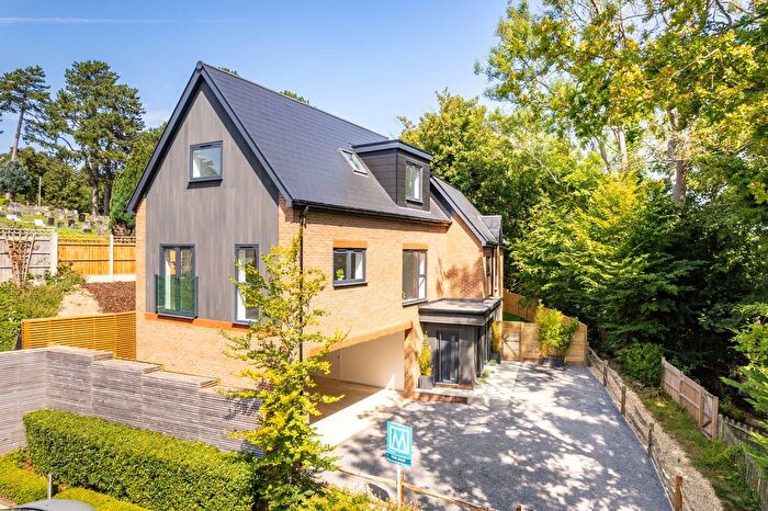 2 Bedroom Property For Sale In The Gardens, Church Hill, CR3