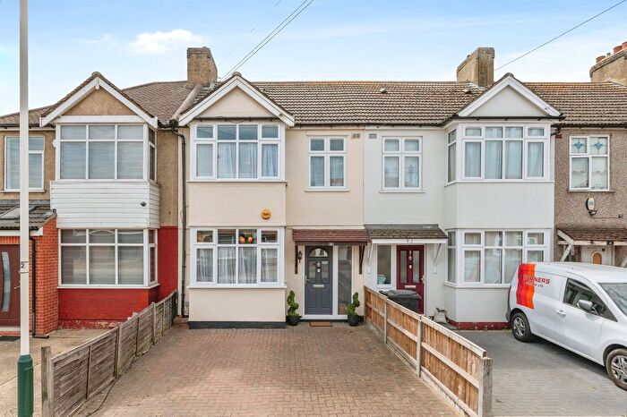 3 Bedroom Terraced House For Sale In Stanley Road South, Rainham, RM13