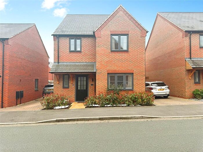 3 Bedroom Detached House For Sale In Haycock Gardens, Clifton, Shefford, Bedfordshire, SG17