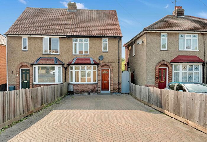 3 Bedroom Semi-Detached House To Rent In Ipswich Road, Colchester, Essex, CO4