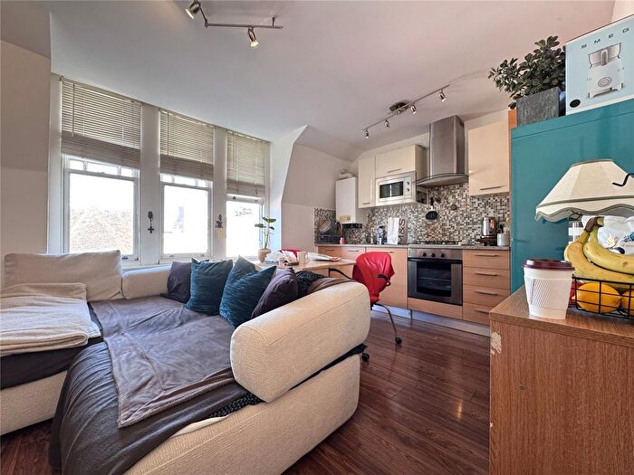 1 Bedroom Flat To Rent In Church Street, Enfield, EN2