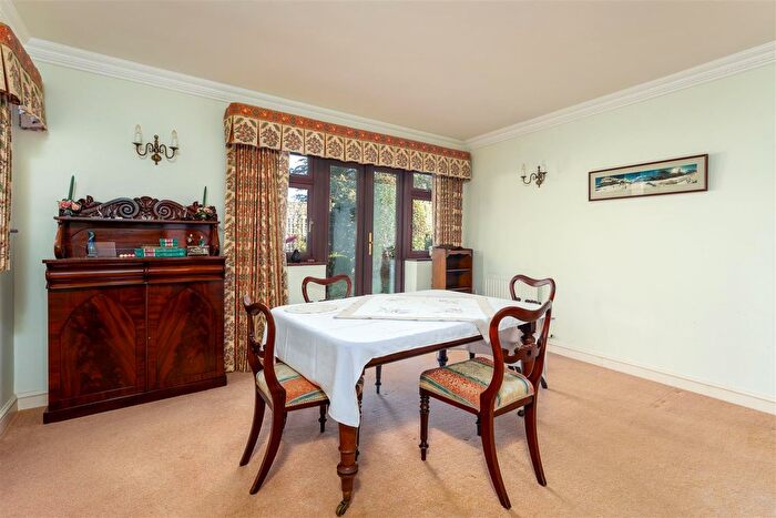 4 Bedroom Detached House For Sale In Manor Road, Adderbury, Banbury, OX17