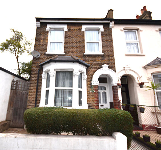 2 Bedroom Terraced House For Sale In Lonsdale Avenue, E6