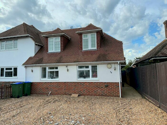 Houses for sale & to rent in BN25 4AA, Chyngton Lane North, Seaford