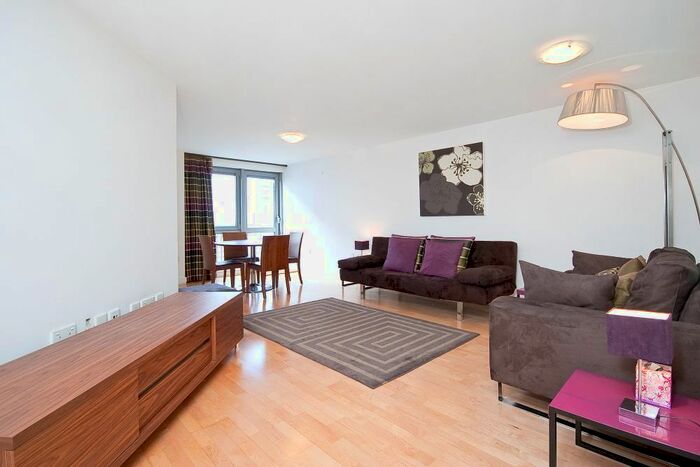 2 Bedroom Flat To Rent In Naoroji Street, Clerkenwell, WC1X