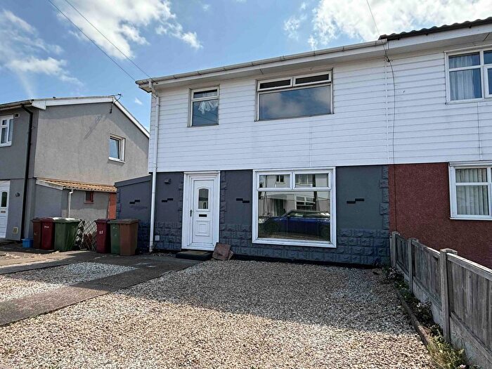 3 Bedroom Semi-Detached House To Rent In Annes Crescent, Scunthorpe, DN16