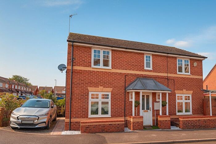 4 Bedroom Detached House For Sale In Lowbrook Avenue, Manchester, M9