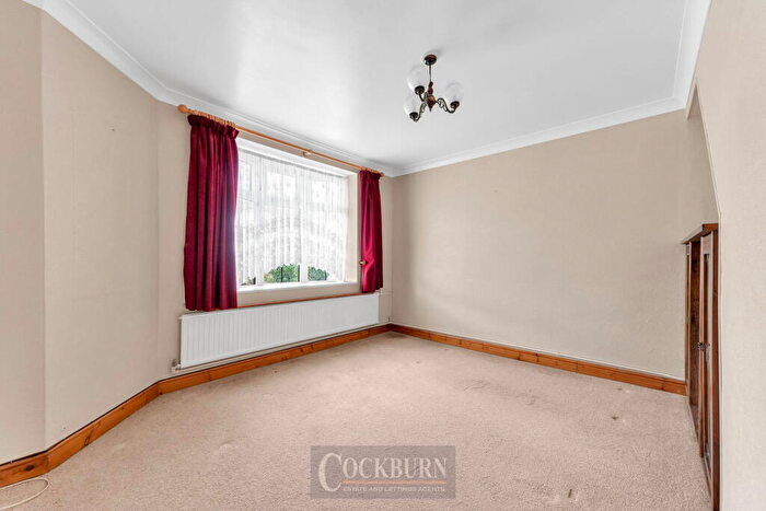 2 Bedroom Semi-Detached House For Sale In Monmouth Close, Welling, DA16